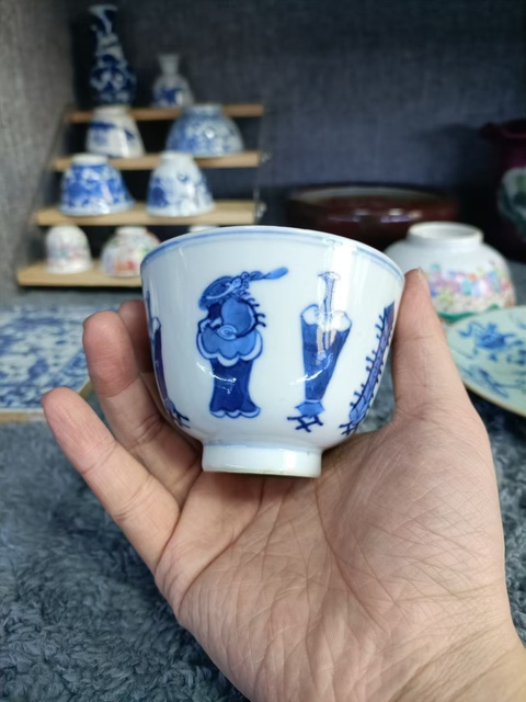 古玩陶瓷晚清福壽紋款博古圖青花杯拍賣，當前價格3888元