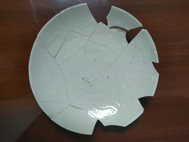 古玩陶瓷金代定窯印花雙魚紋盤拍賣,當前價格3600元