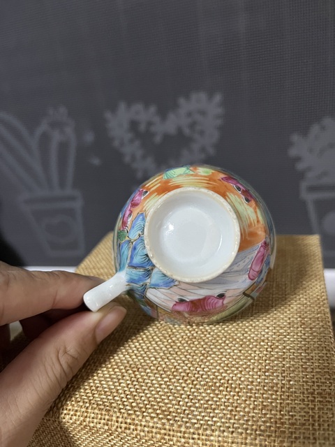 古玩陶瓷晚清通景人物紋廣彩執杯拍賣,當前價格468元