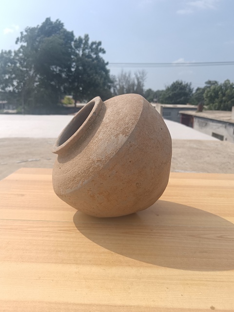 古玩陶瓷漢代～蹲式罐拍賣，當前價格8元