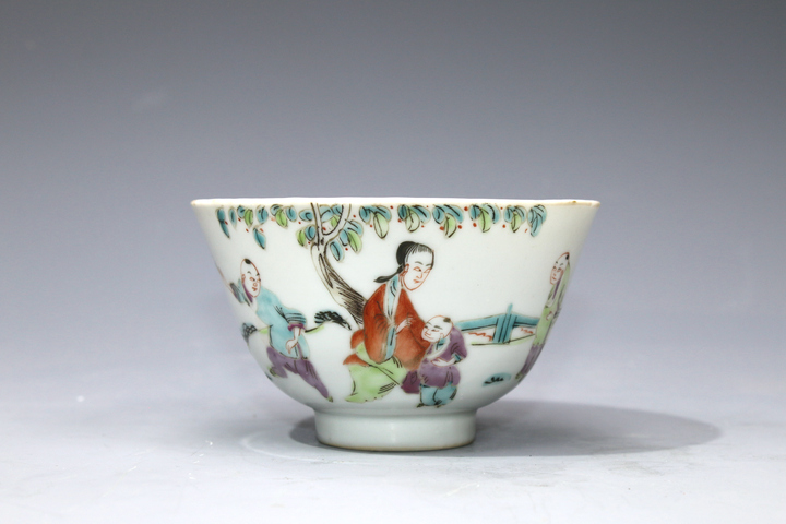 cckoy57835　中国美術品　大清同治年製　蓝釉人物粉彩茶壺　茶缶？ cckoy57835 中国美術品 大清同治年製 蓝釉人物粉彩茶壺 茶缶