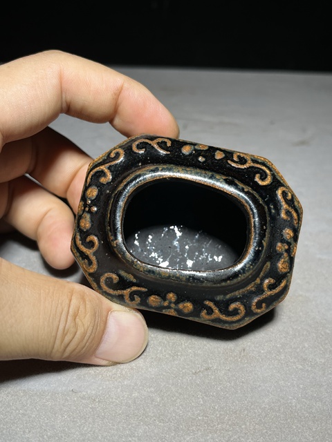 古玩陶瓷清代黑釉水盂拍賣，當前價格400元