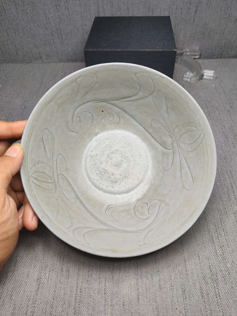 古玩陶瓷(精品)金村窯青瓷刻花大碗(收藏極館藏)拍賣,當(dāng)前價(jià)格0元