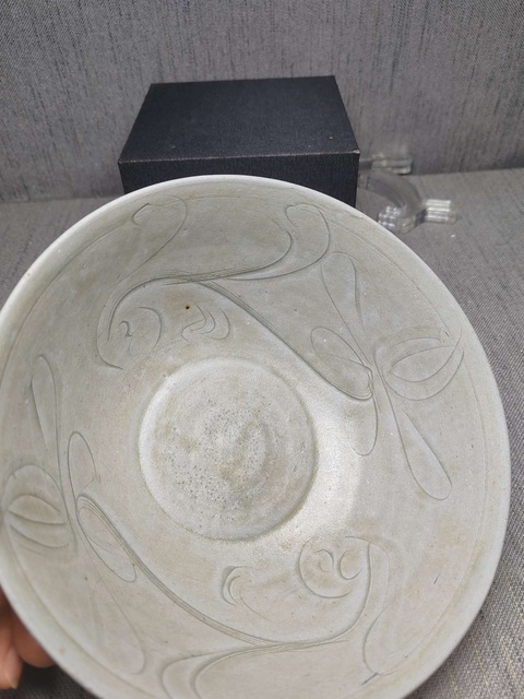 古玩陶瓷(精品)金村窯青瓷刻花大碗(收藏極館藏)拍賣,當(dāng)前價(jià)格0元