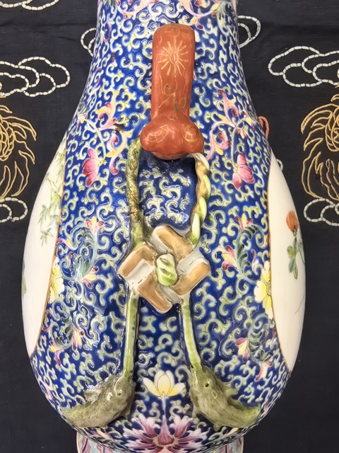 古玩陶瓷藍(lán)地粉彩開光洞石花卉紋如意耳尊拍賣，當(dāng)前價(jià)格8888元