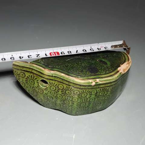 古玩陶瓷北宋鞏義窯綠釉印花嵌絞胎瓷枕拍賣，當前價格5800元