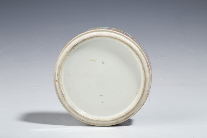 古玩陶瓷晚清·粉彩纏枝蝙蝠紋疊盒拍賣,當(dāng)前價(jià)格4500元