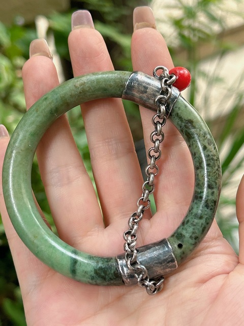 古玩玉器清代果綠色純天然翡翠手鐲拍賣，當前價格2680元
