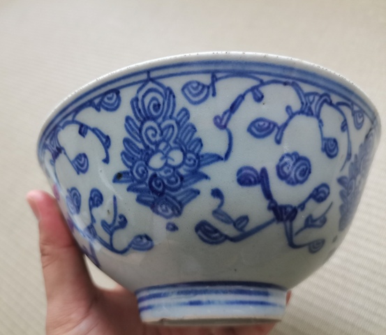 古玩陶瓷清中期.青花纏枝蓮紋碗拍賣,當前價格360元