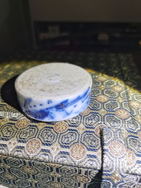 古玩陶瓷青花山水人物紋鳥食罐拍賣，當(dāng)前價(jià)格300元