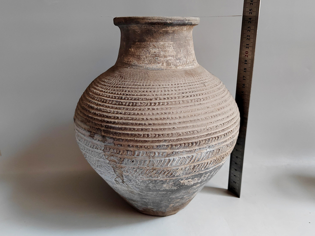 古玩陶瓷戰(zhàn)漢繩紋陶壺拍賣,當前價格890元