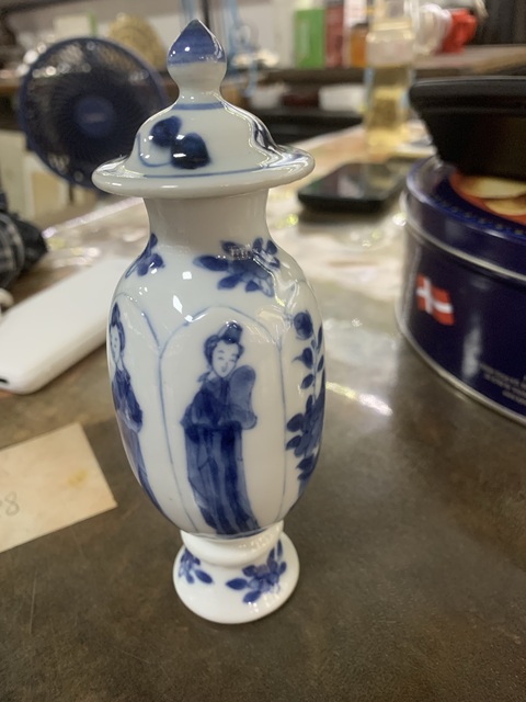古玩陶瓷青花人物花卉紋蓋瓶拍賣,當(dāng)前價格9999元