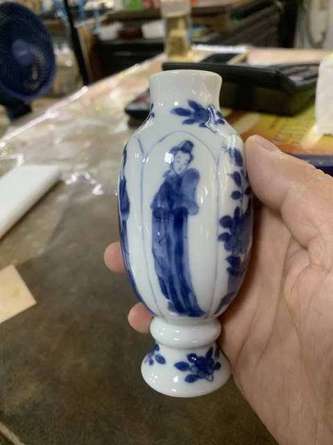 古玩陶瓷青花人物花卉紋蓋瓶拍賣,當(dāng)前價格9999元