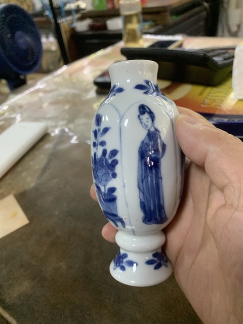 古玩陶瓷青花人物花卉紋蓋瓶拍賣,當(dāng)前價格9999元