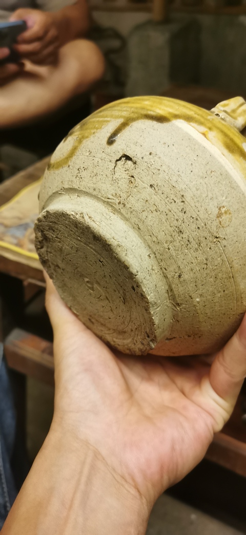 古玩陶瓷相州窯黃釉雙耳罐拍賣,當前價格1500元
