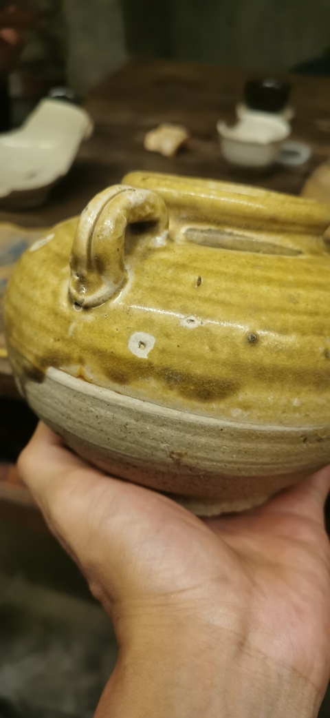 古玩陶瓷相州窯黃釉雙耳罐拍賣,當前價格1500元