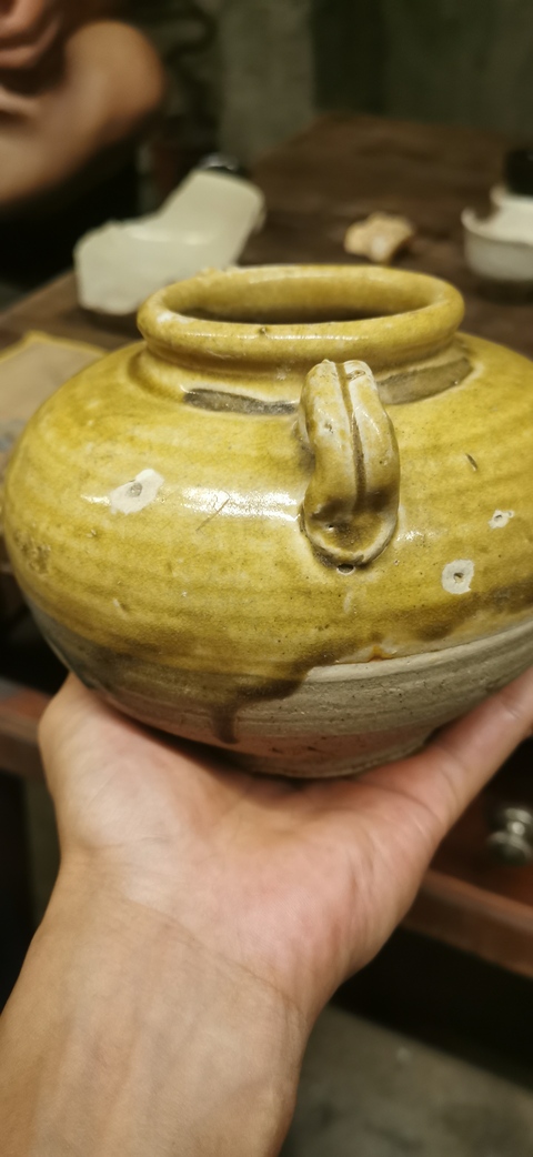 古玩陶瓷相州窯黃釉雙耳罐拍賣,當前價格1500元