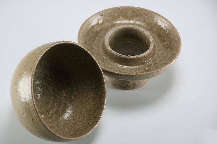 古玩陶瓷晉代越窯青瓷深腹連托盞拍賣,當前價格7568元