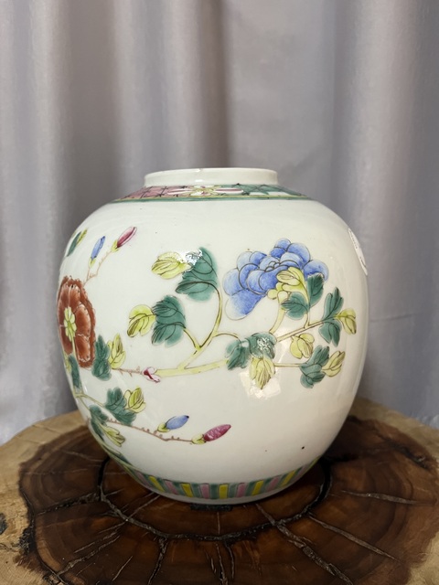 古玩陶瓷粉彩鳳穿牡丹圖蓋罐拍賣,當前價格3500元