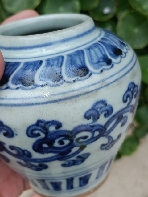 古玩陶瓷明代青花纏枝蓮紋罐拍賣(mài),當(dāng)前價(jià)格0元