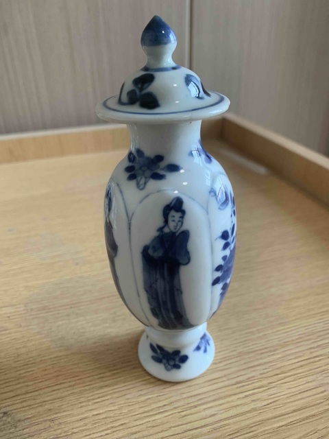 古玩陶瓷清康熙 青花花卉紋四美女圖人物蓋瓶拍賣,當前價格12000元