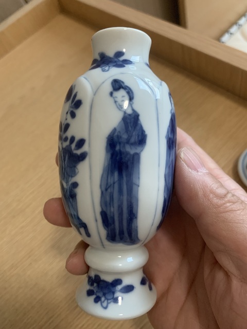 古玩陶瓷清康熙 青花花卉紋四美女圖人物蓋瓶拍賣,當前價格12000元
