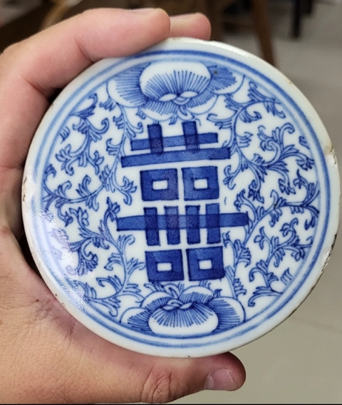 靓宝格- 康熙青花缠枝牡丹开光博古纹将军罐