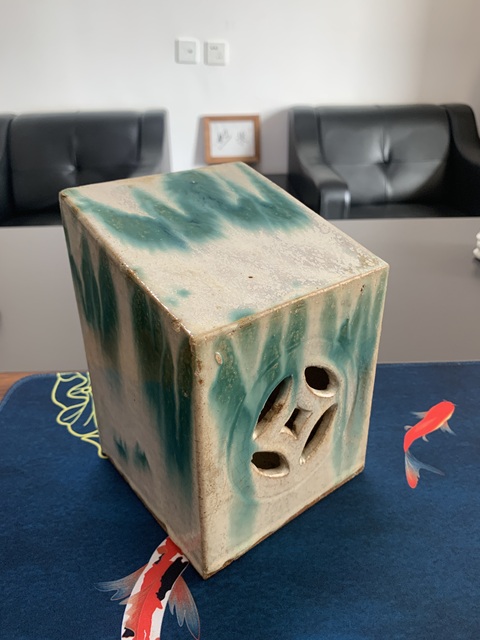 古玩陶瓷白釉綠彩瓷枕拍賣，當(dāng)前價格2300元