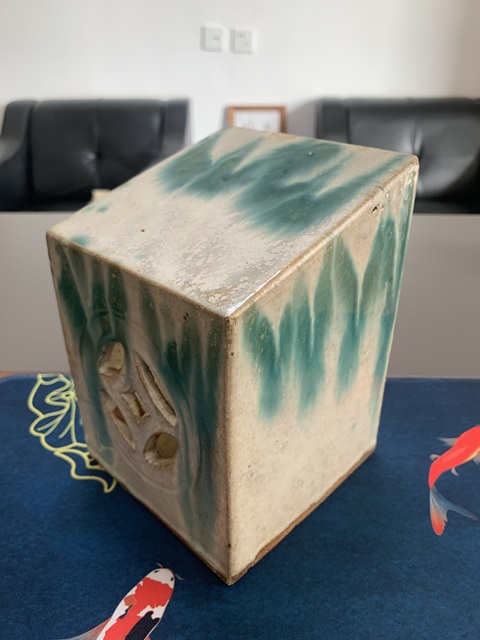 古玩陶瓷白釉綠彩瓷枕拍賣，當(dāng)前價格2300元