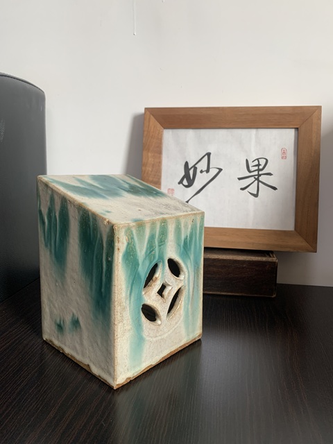 古玩陶瓷白釉綠彩瓷枕拍賣，當(dāng)前價格2300元