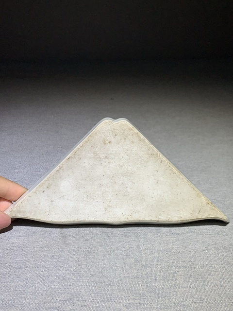 古玩陶瓷【同治·細(xì)路粉彩人物紋角盤】拍賣,當(dāng)前價(jià)格800元
