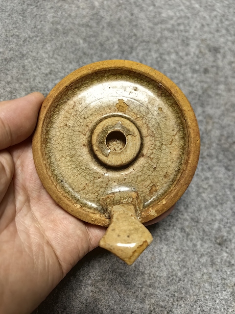 古玩陶瓷洪州窯蛇頭油燈拍賣,當(dāng)前價(jià)格4700元