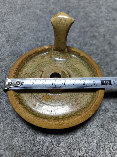 古玩陶瓷洪州窯蛇頭油燈拍賣,當(dāng)前價(jià)格4700元