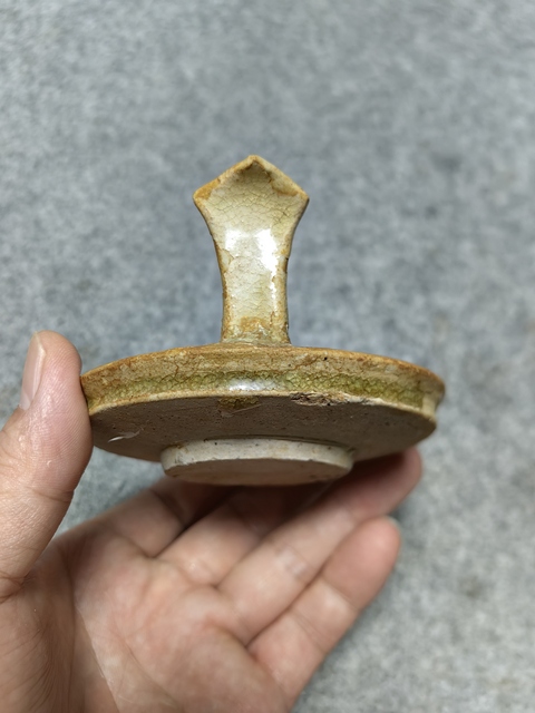 古玩陶瓷洪州窯蛇頭油燈拍賣,當(dāng)前價(jià)格4700元