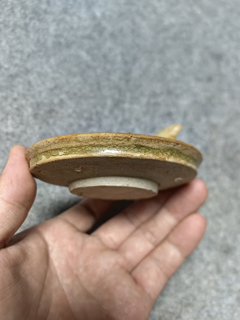 古玩陶瓷洪州窯蛇頭油燈拍賣,當(dāng)前價(jià)格4700元