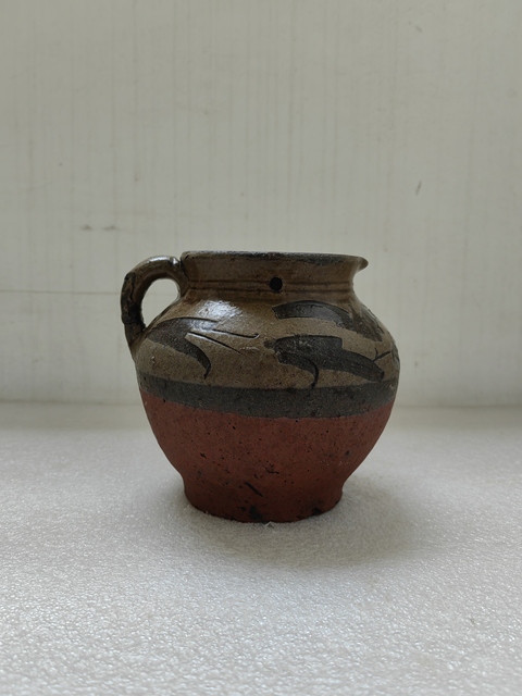 古玩陶瓷黃釉刻花卉紋花澆拍賣，當(dāng)前價(jià)格680元