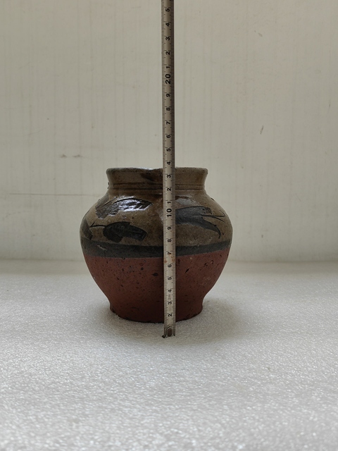 古玩陶瓷黃釉刻花卉紋花澆拍賣，當(dāng)前價(jià)格680元