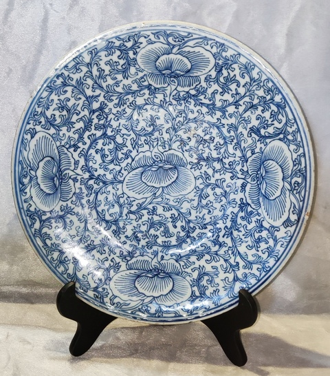 古玩陶瓷清中·青花纏枝花卉紋盤真品鑒賞圖