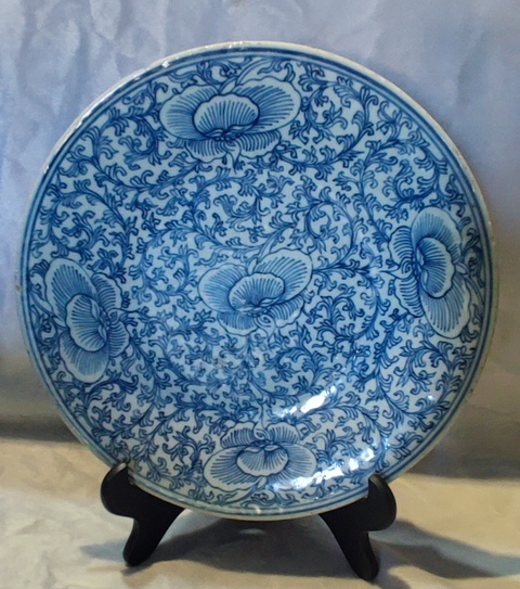 古玩陶瓷清中·青花纏枝花卉紋盤真品鑒賞圖