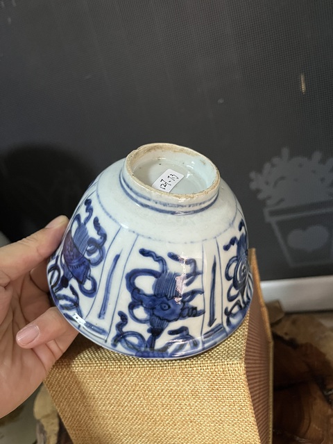 古玩陶瓷明晚期青花八寶紋花口碗拍賣,當(dāng)前價(jià)格1488元