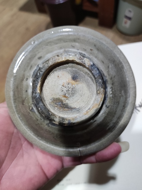 古玩陶瓷元代龍泉青瓷折沿盤拍賣,當(dāng)前價格368元