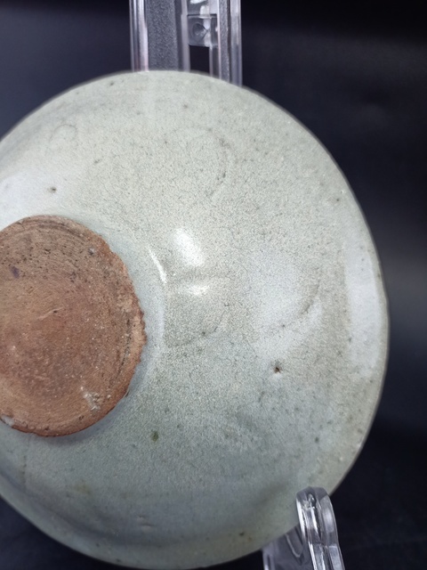 古玩陶瓷元代·青白釉蓮瓣紋碗真品鑒賞圖