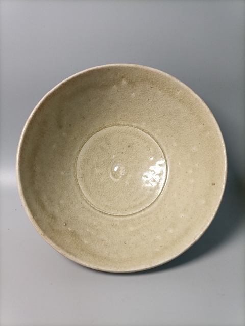 南宋晚期元代早期（館藏級）青白釉茶碗拍賣，當(dāng)前價格980元