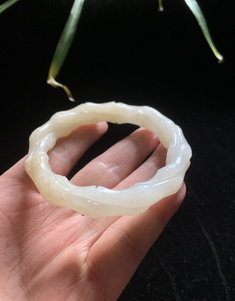 古玩玉器明代和田白玉雕“竹節(jié)紋手鐲”拍賣,當(dāng)前價(jià)格190000元
