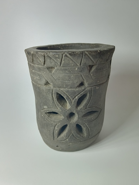 古玩陶瓷【少見】清代～灰陶鏤空工藝箸瓶拍賣，當前價格288元