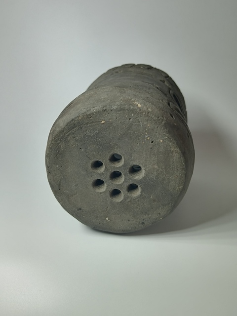 古玩陶瓷【少見】清代～灰陶鏤空工藝箸瓶拍賣，當前價格288元