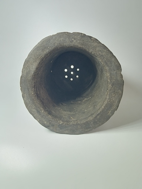 古玩陶瓷【少見】清代～灰陶鏤空工藝箸瓶拍賣，當前價格288元