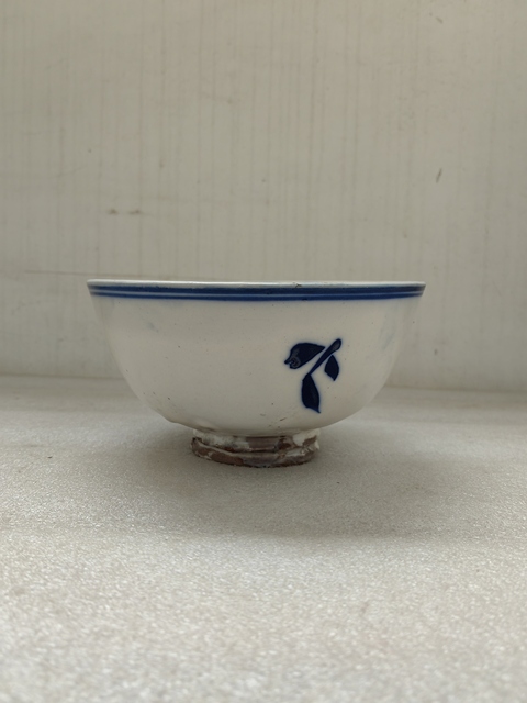 古玩陶瓷青花花鳥(niǎo)紋茶碗拍賣，當(dāng)前價(jià)格450元
