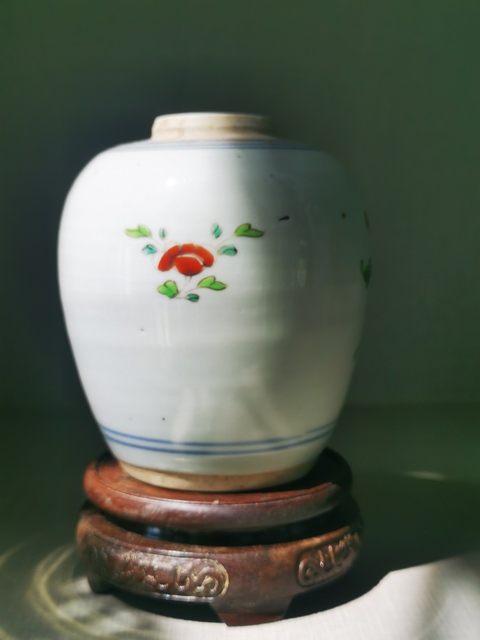 古玩陶瓷粉彩洞石花卉紋罐拍賣,當前價格5000元