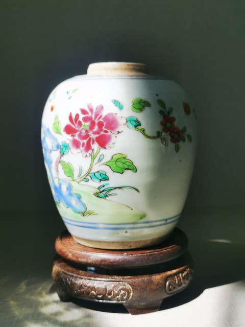 古玩陶瓷粉彩洞石花卉紋罐拍賣,當前價格5000元